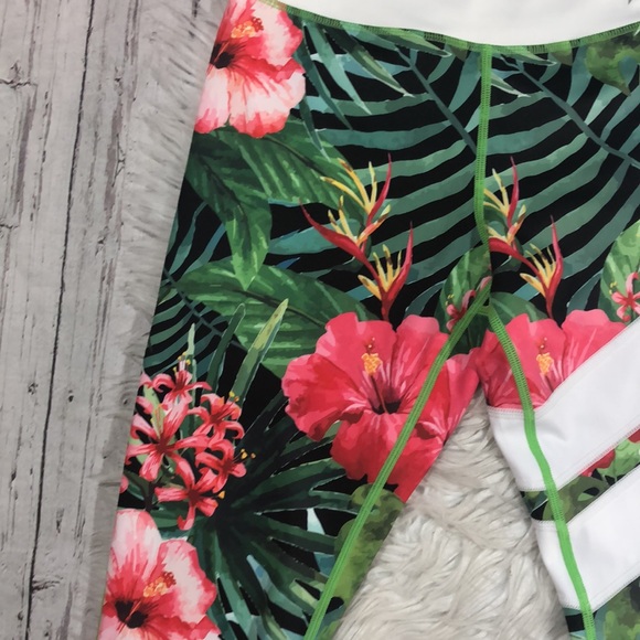 DoYouEven Jungle Floral Palm High Rise Leggings - Picture 12 of 14